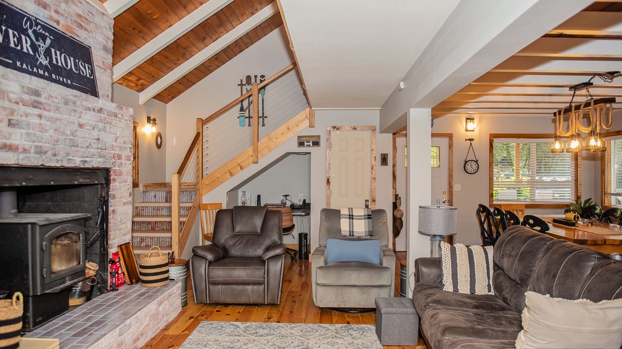 Photo of Livingroom in Kalama