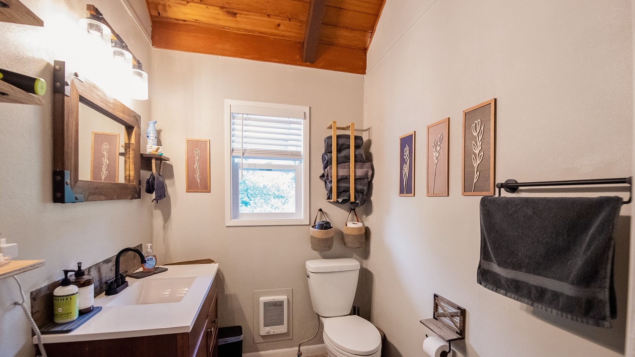 Photo of Bathroom in Kalama