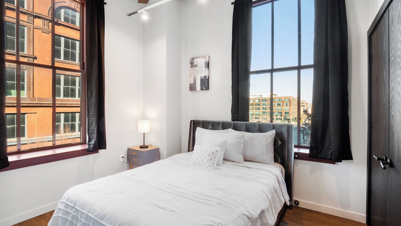 Photo of Bedroom in Midtown
