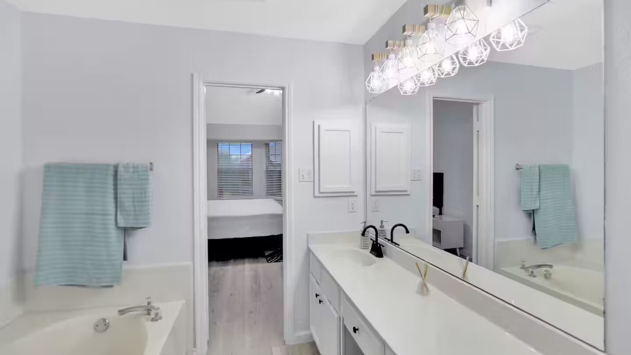 Photo of Bathroom in Allen