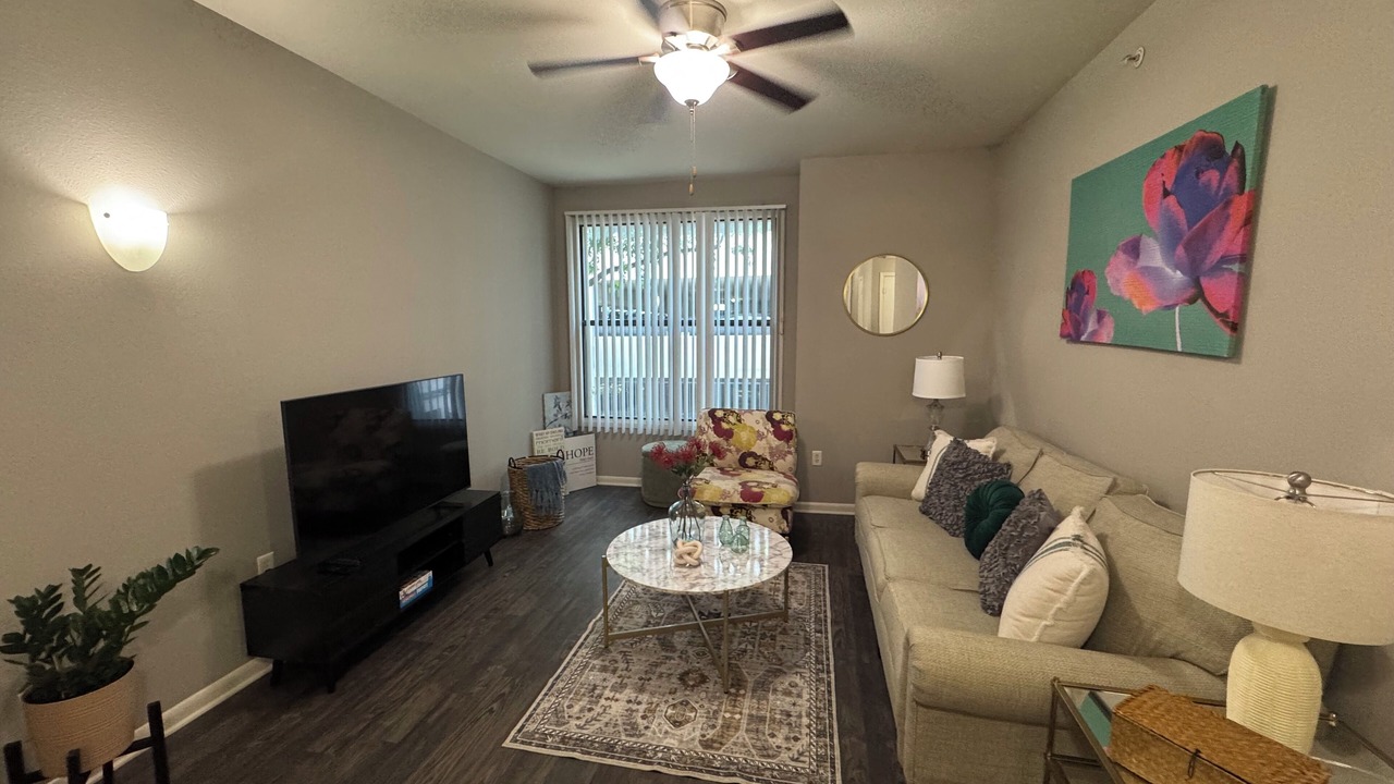 Photo of Livingroom in Legacy Park