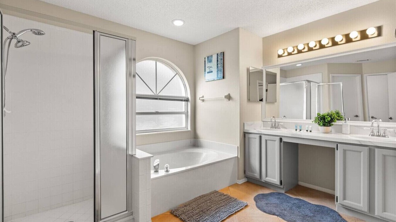 Photo of Bathroom in Lindfields