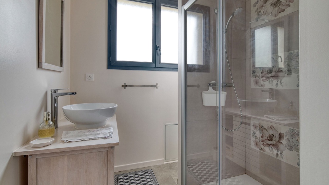 Photo of Bathroom in Caraman