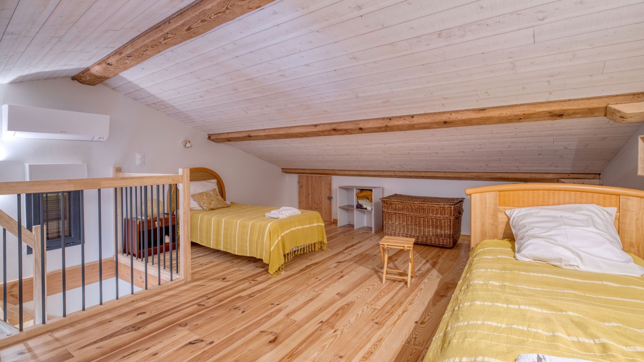 Photo of Bedroom in Caraman