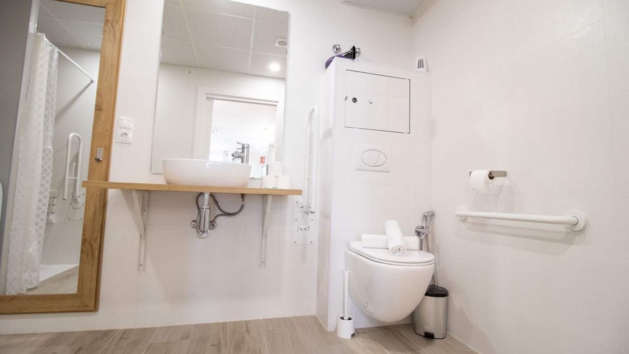 Photo of Bathroom in Poblats Maritims
