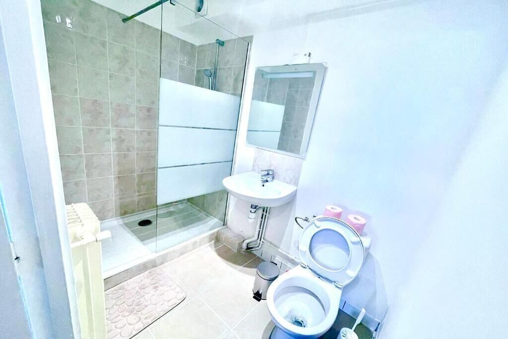 Photo of Bathroom in Clamart