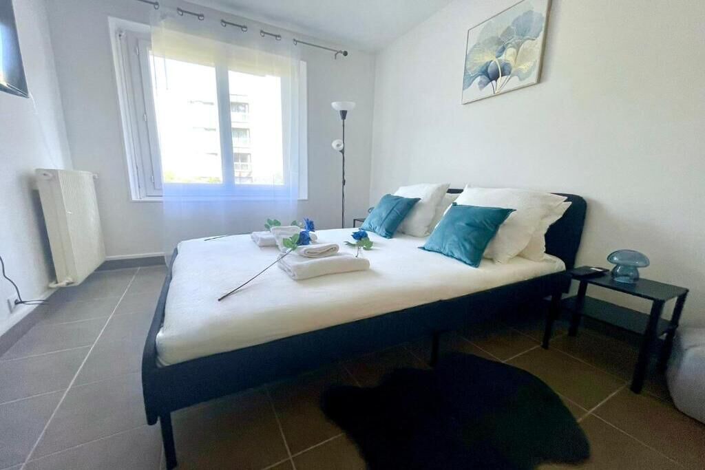Photo of Bedroom in Clamart