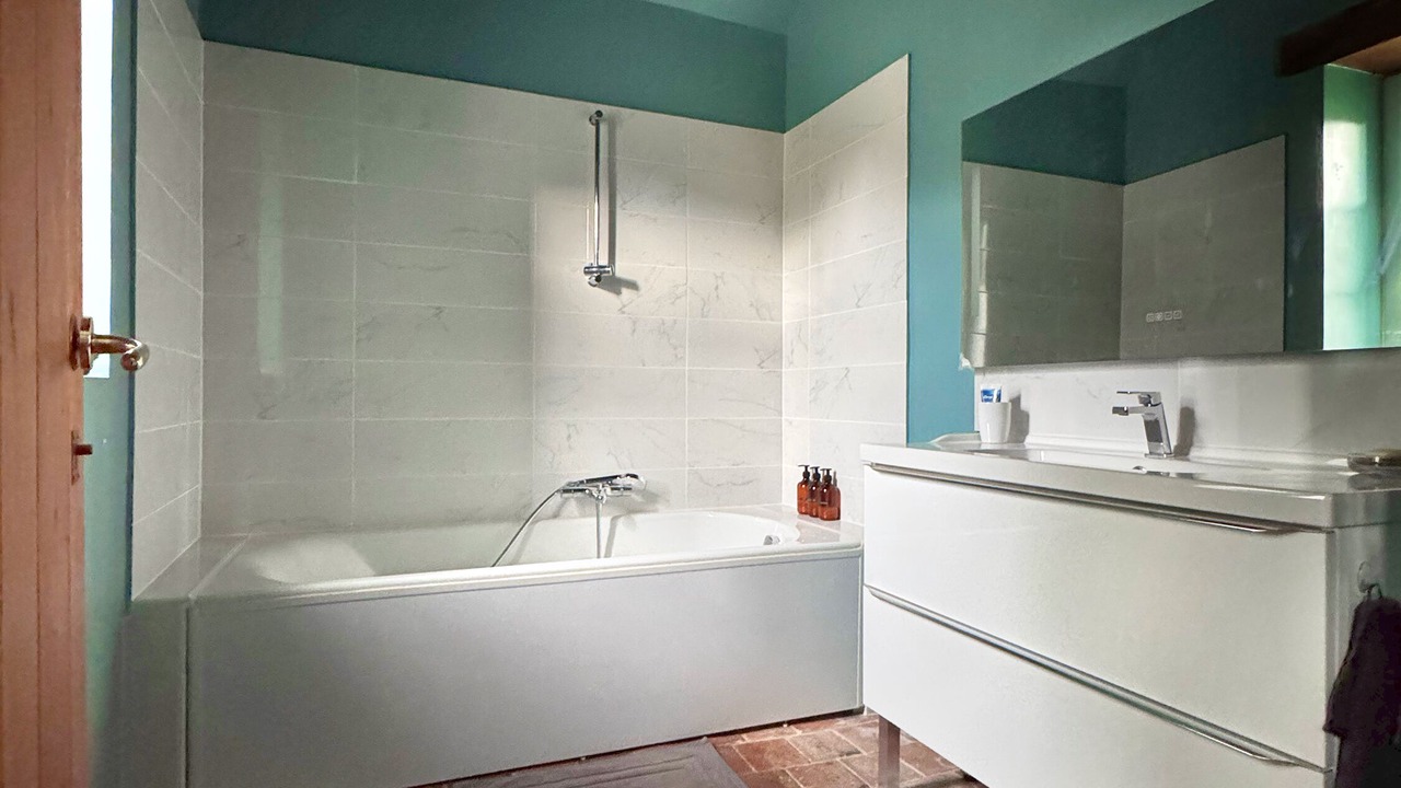 Photo of Bathroom in Blennes