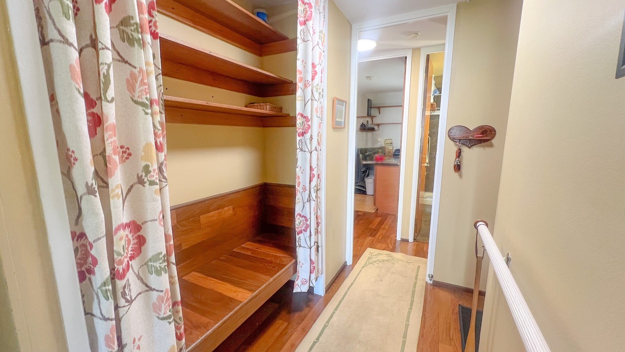 Photo of Others in Downtown Honolulu