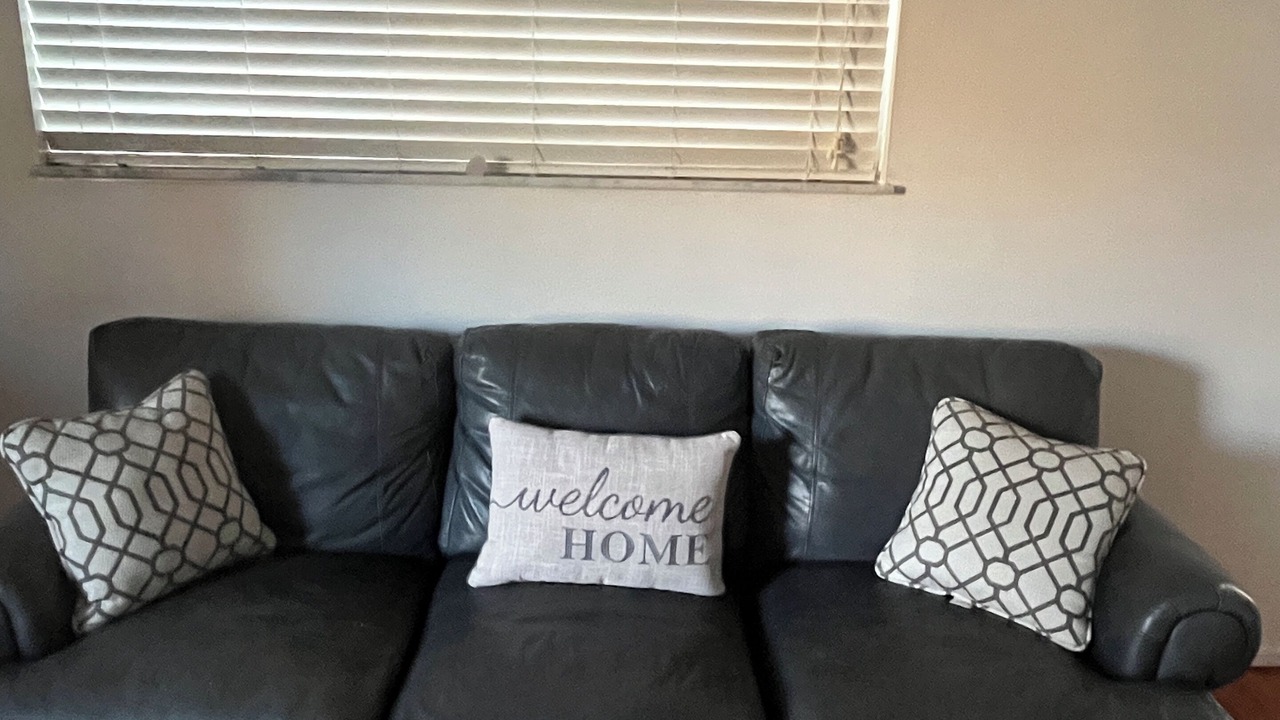 Photo of Livingroom in Airport Township