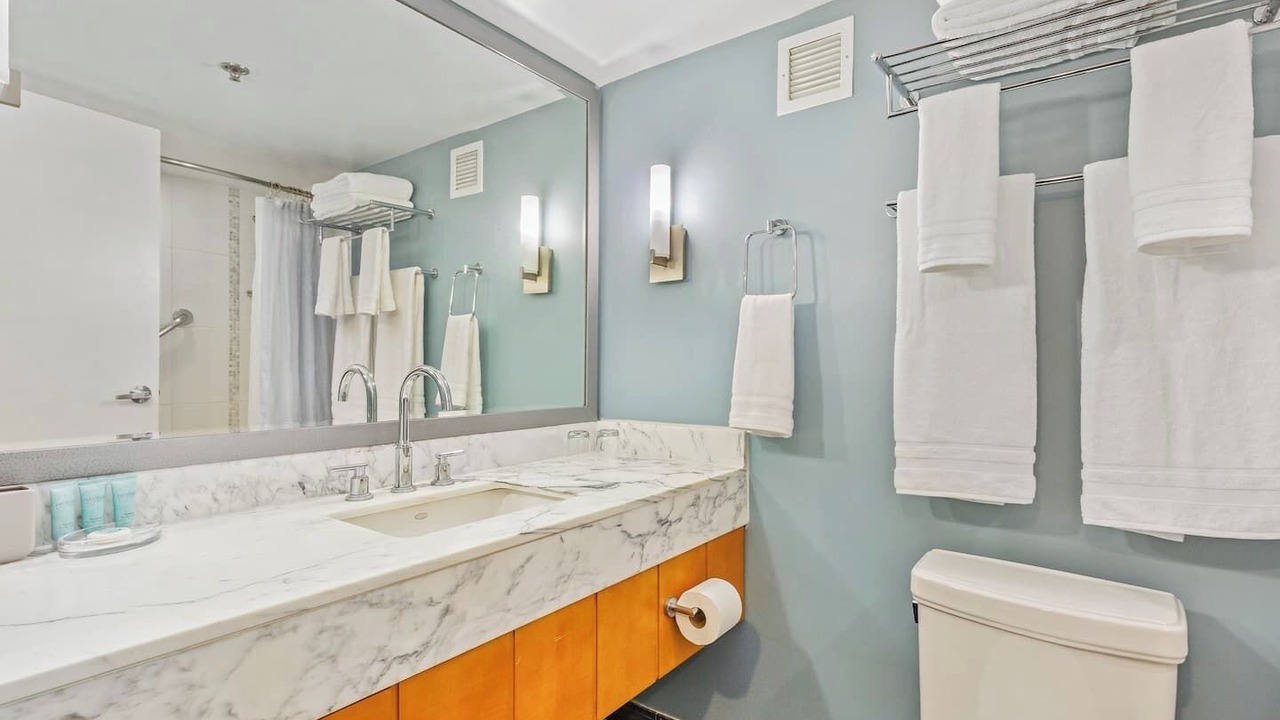 Photo of Bathroom in Ala Moana