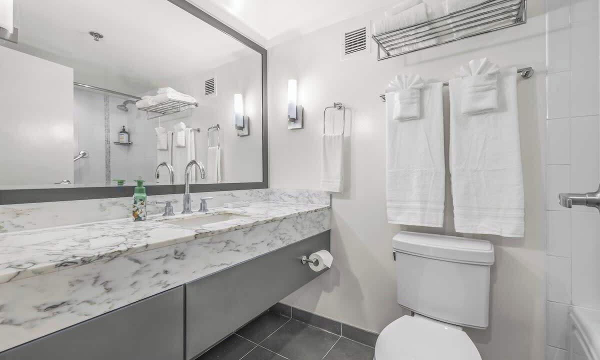 Photo of Bathroom in Ala Moana