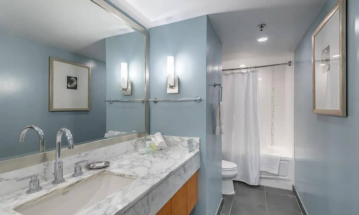 Photo of Bathroom in Ala Moana