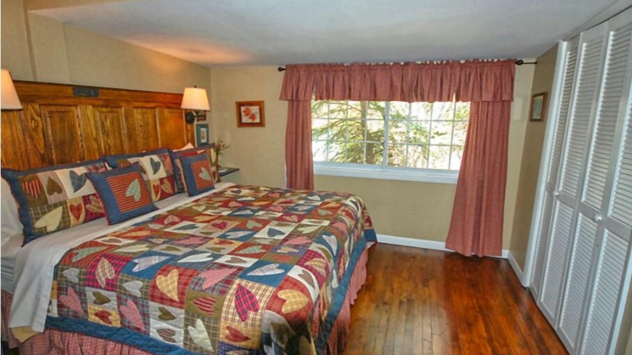 Photo of Bedroom in Candler