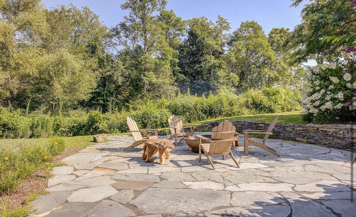 Photo of Patio Balcony in Aquebogue