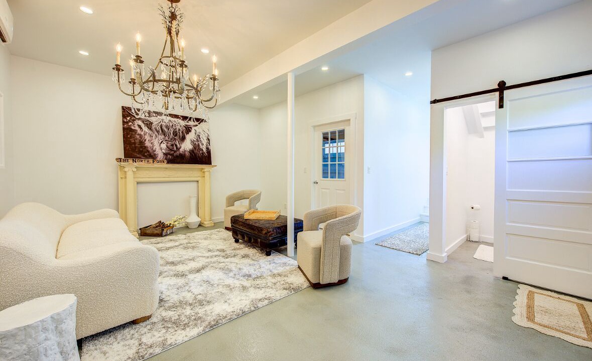 Photo of Others in Aquebogue