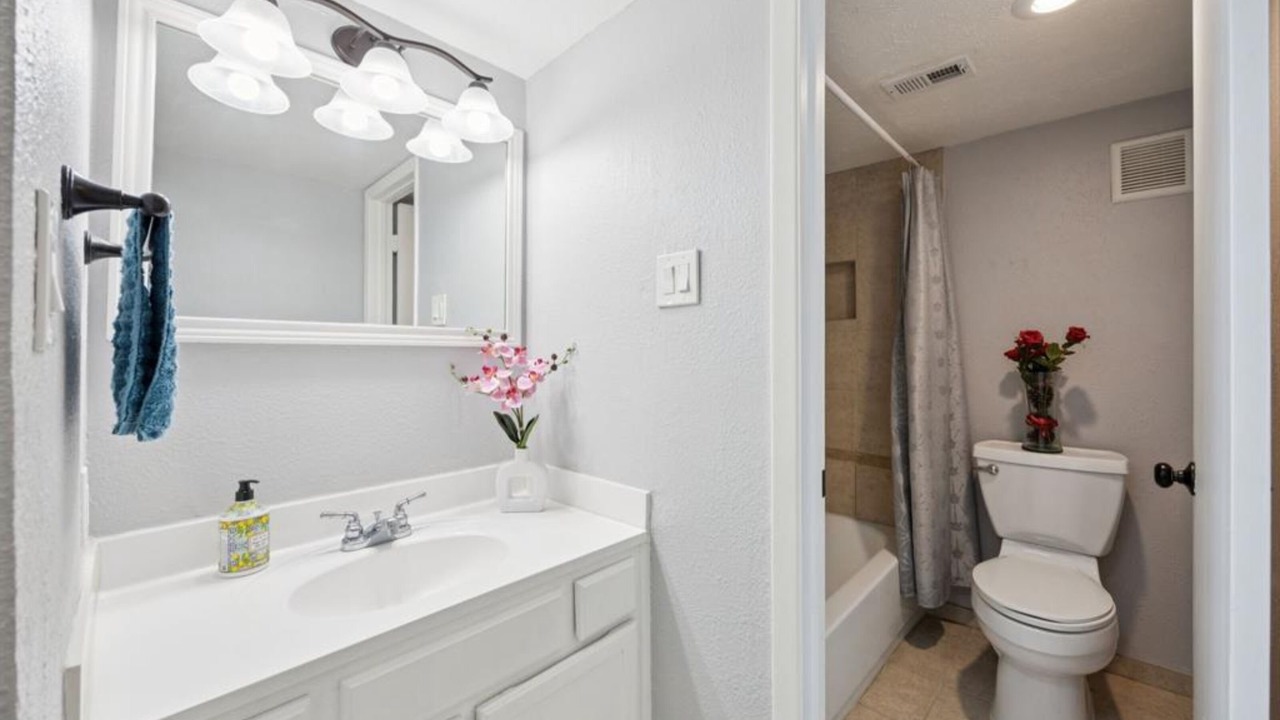 Photo of Bathroom in Las Colinas