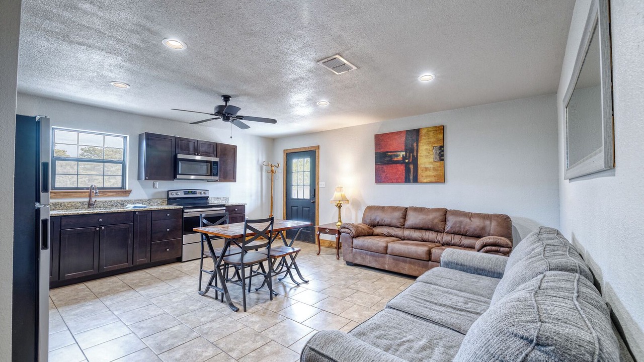 Photo of Livingroom in Concan