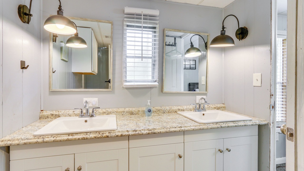 Photo of Bathroom in Port Royal
