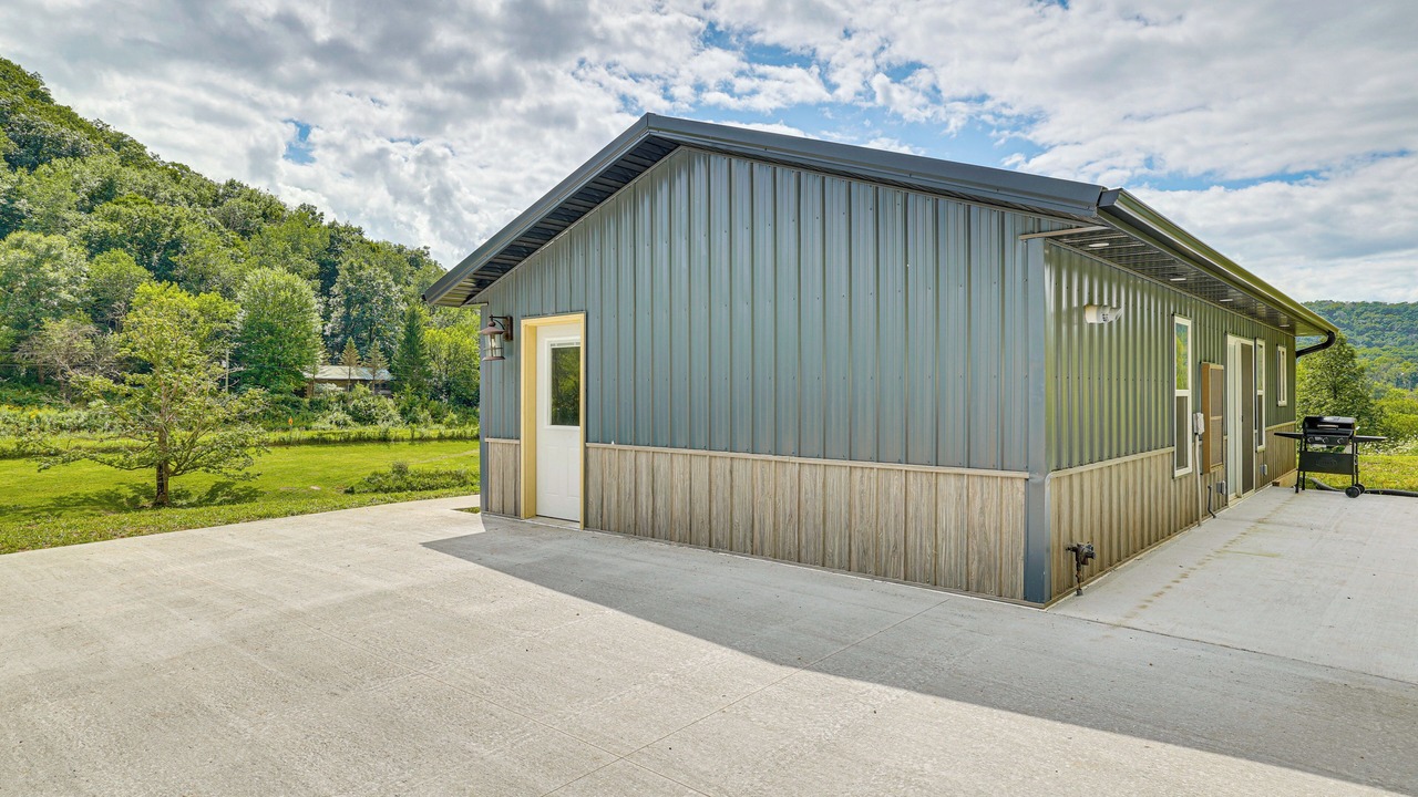 Photo of Outdoor in Viola