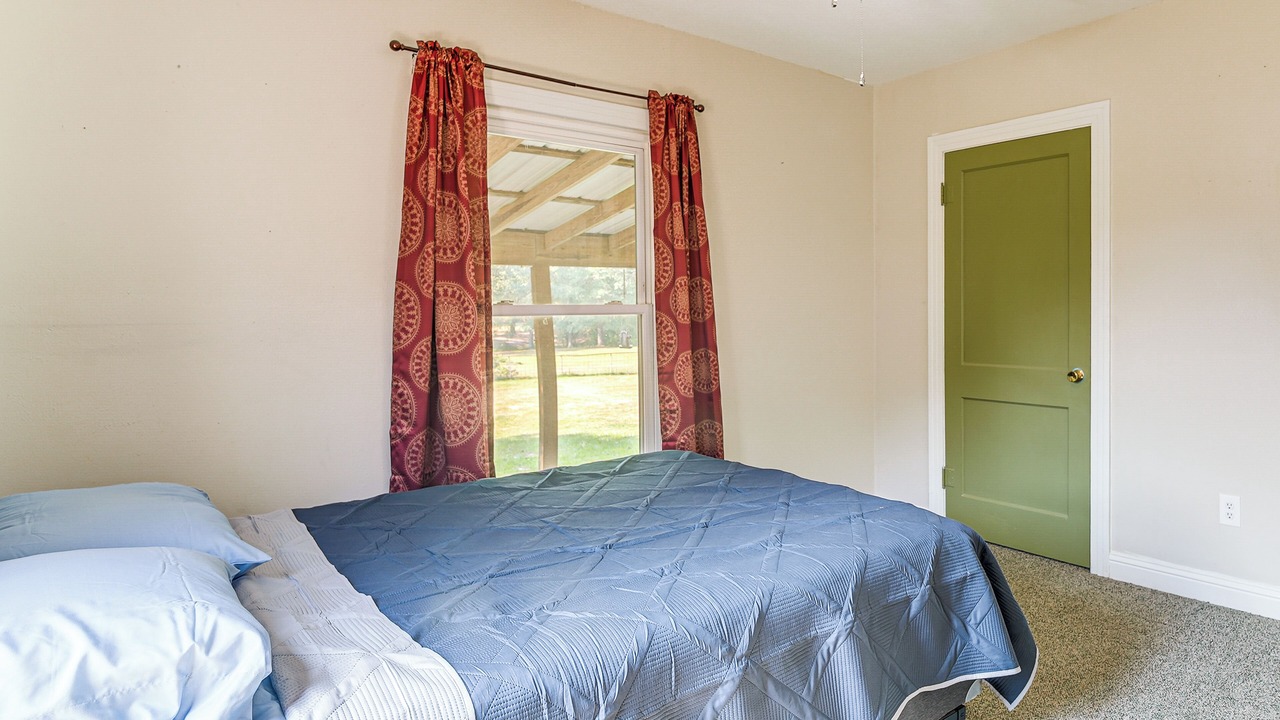 Photo of Bedroom in Jasper Heights