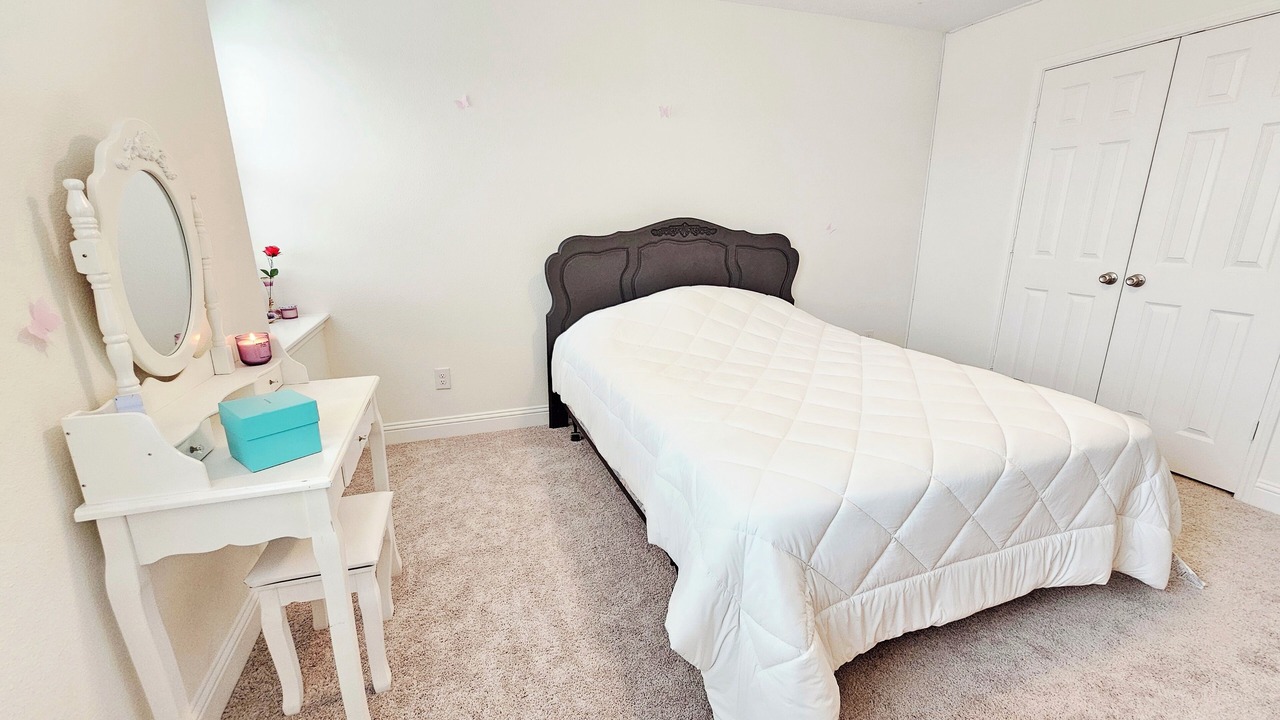 Photo of Bedroom in Justin