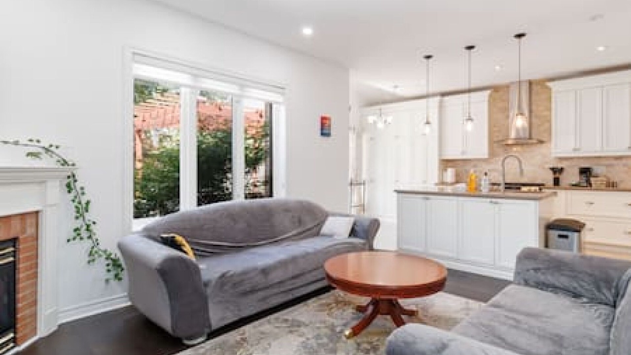 Photo of Livingroom in Mount Pleasant