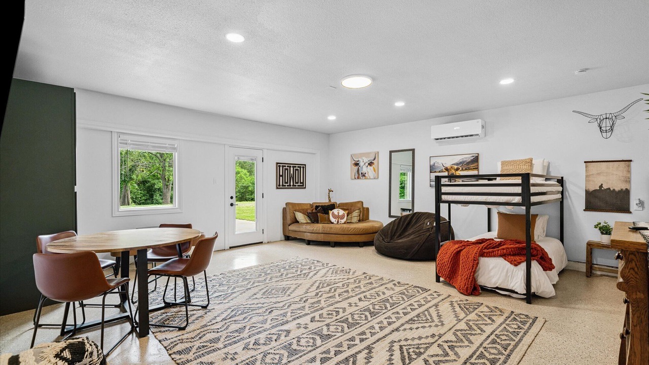 Photo of Bedroom in Quinlan