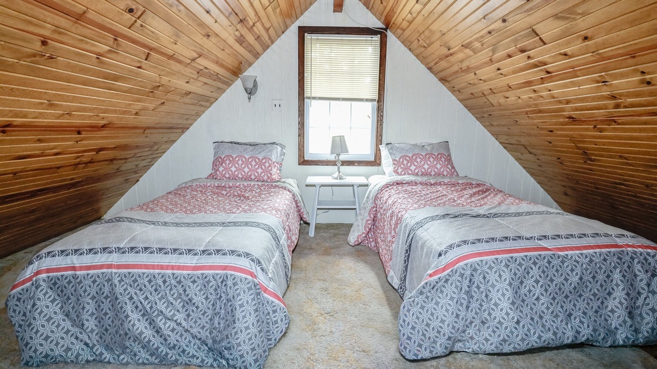 Photo of Bedroom in Canadian Lakes
