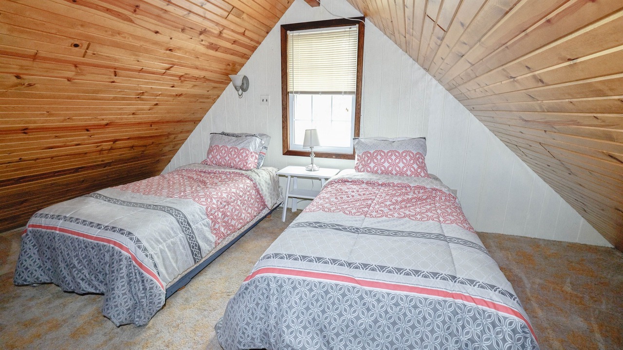 Photo of Bedroom in Canadian Lakes