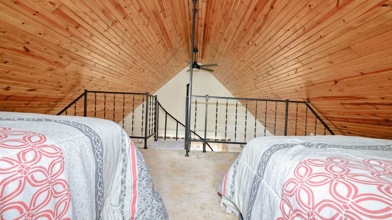 Photo of Bedroom in Canadian Lakes