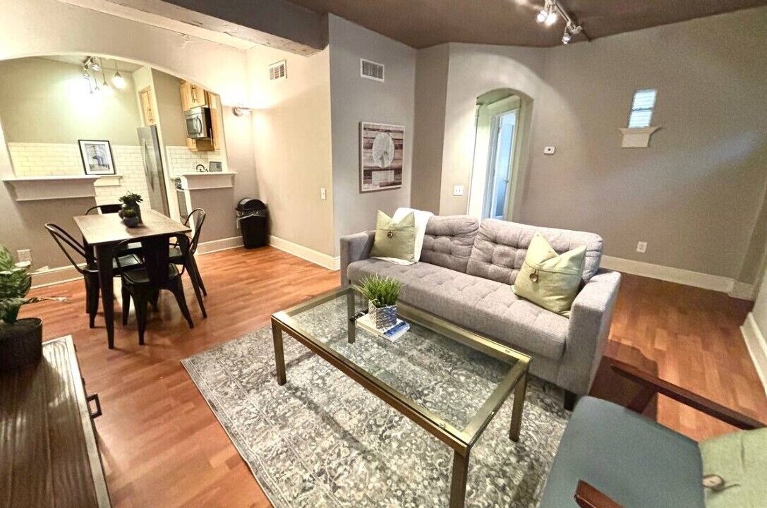 Photo of Livingroom in Oak Lawn