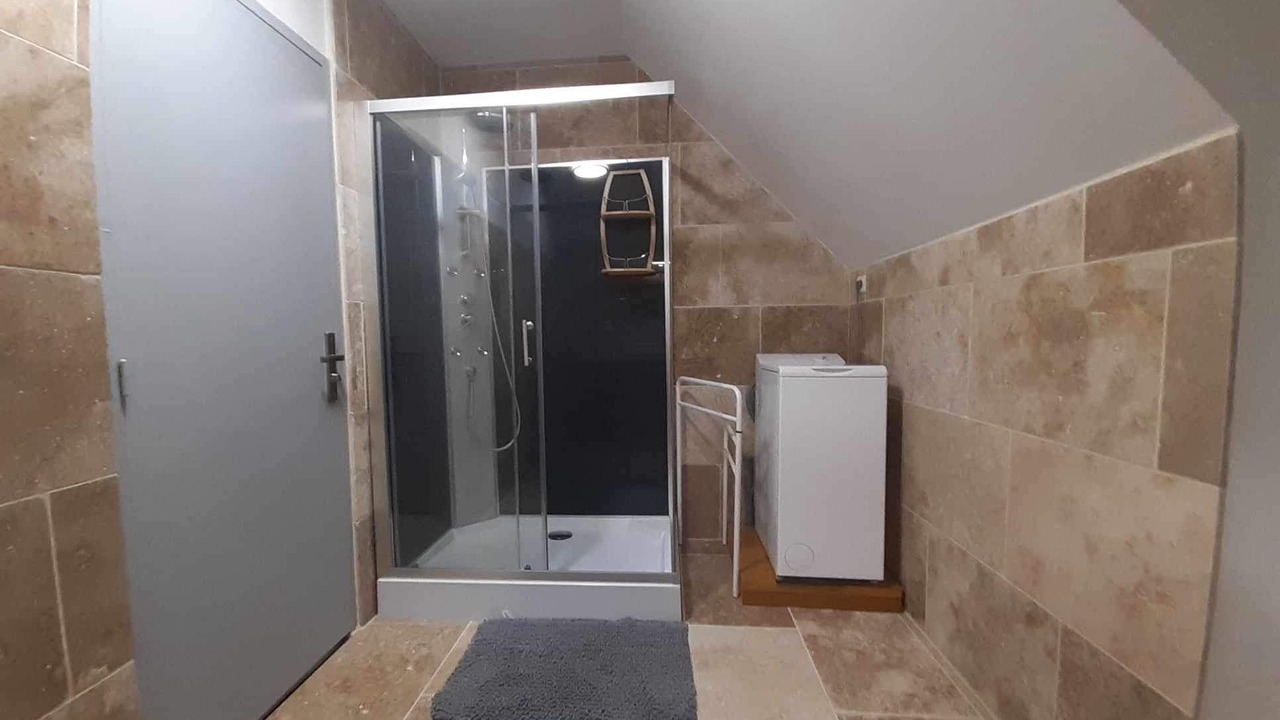 Photo of Bathroom in Allassac