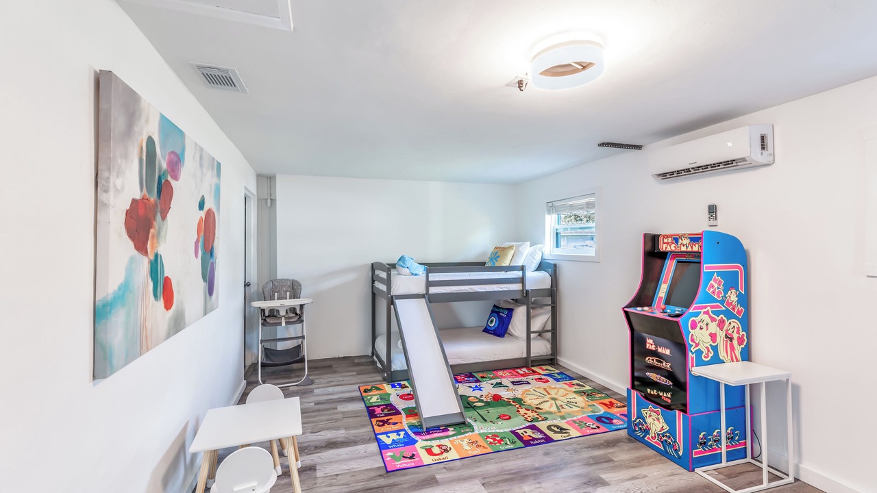 Photo of Bedroom in Deerfield Beach