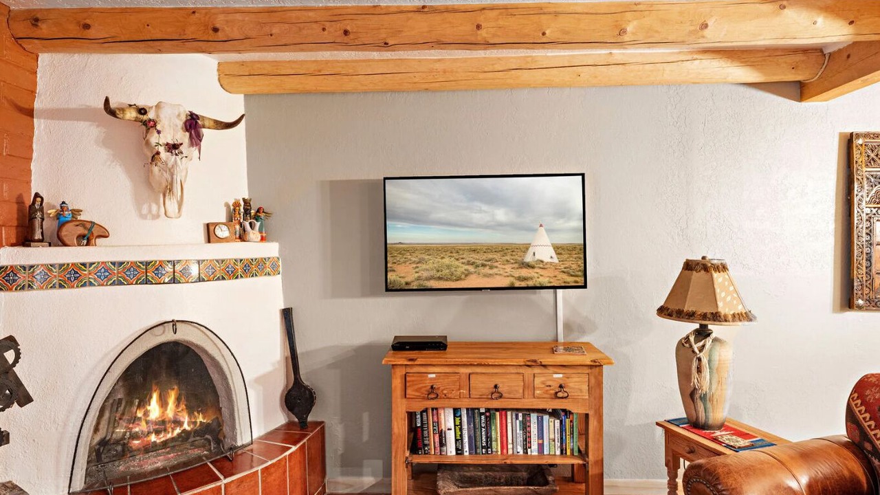 Photo of Livingroom in Northeast Santa Fe