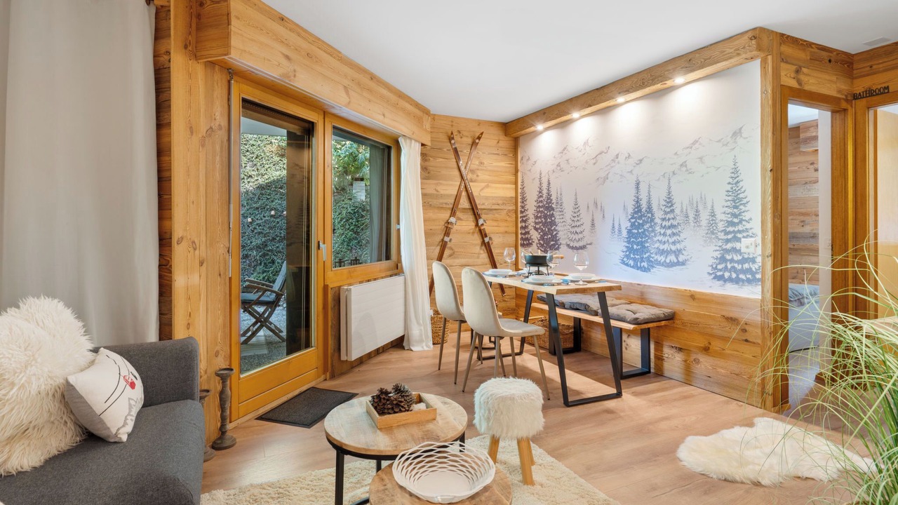 Photo of Livingroom in Lens