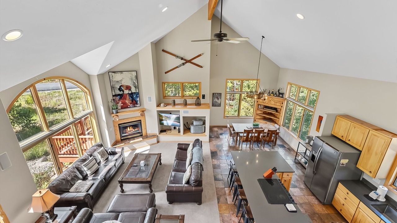 Photo of Livingroom in Three Peaks