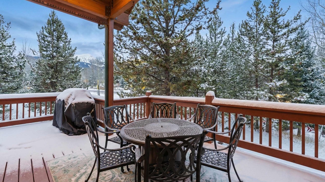 Photo of Outdoor in Three Peaks