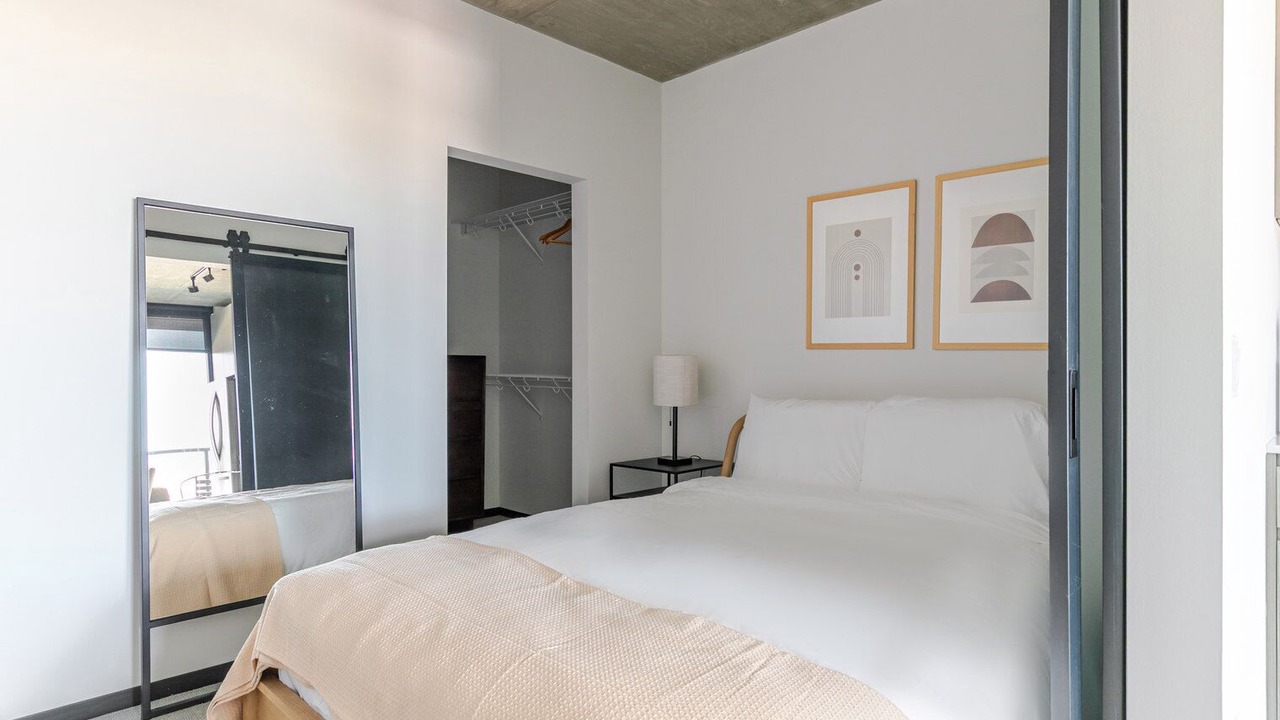 Photo of Bedroom in Near West Side