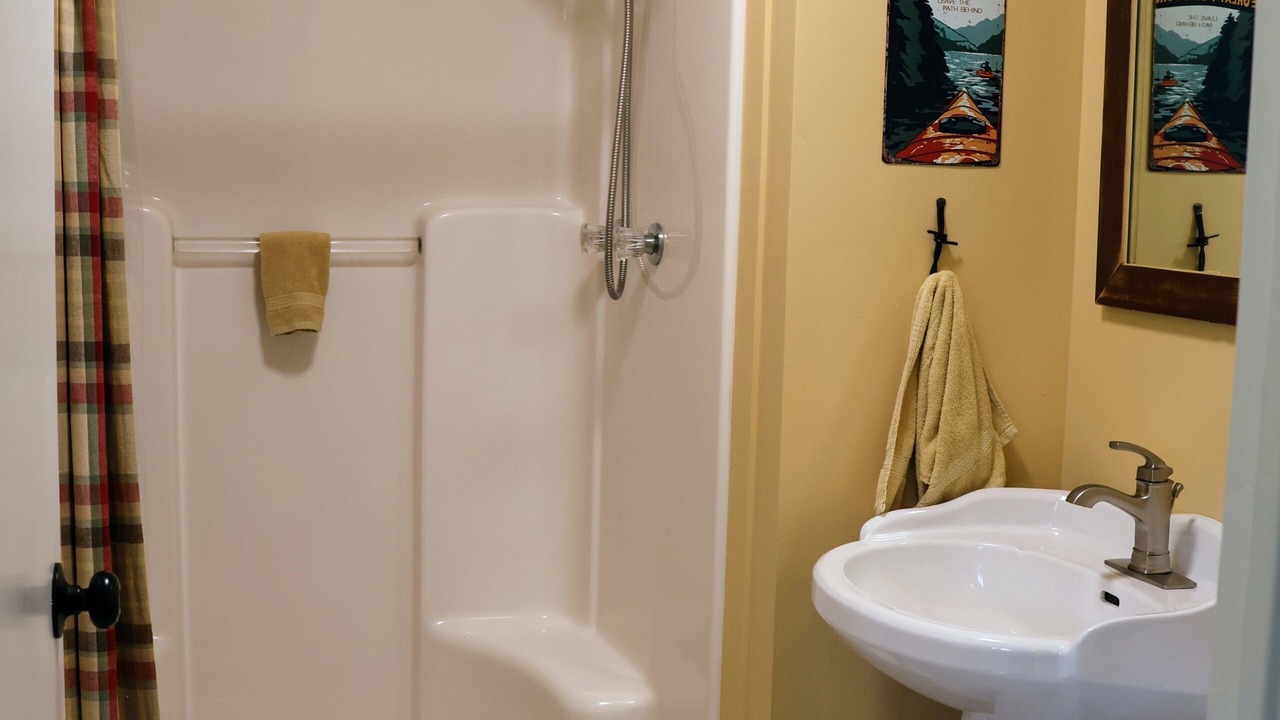 Photo of Bathroom in Crowder