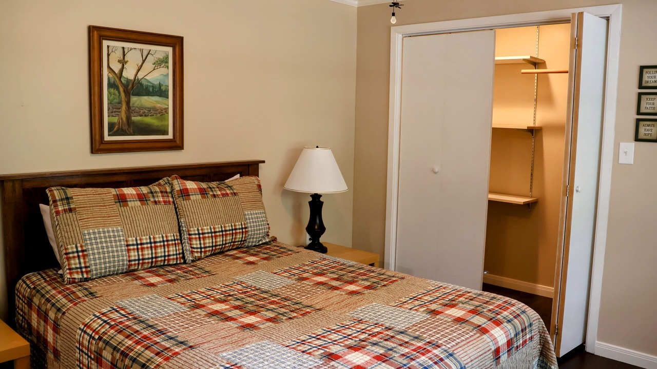 Photo of Bedroom in Crowder