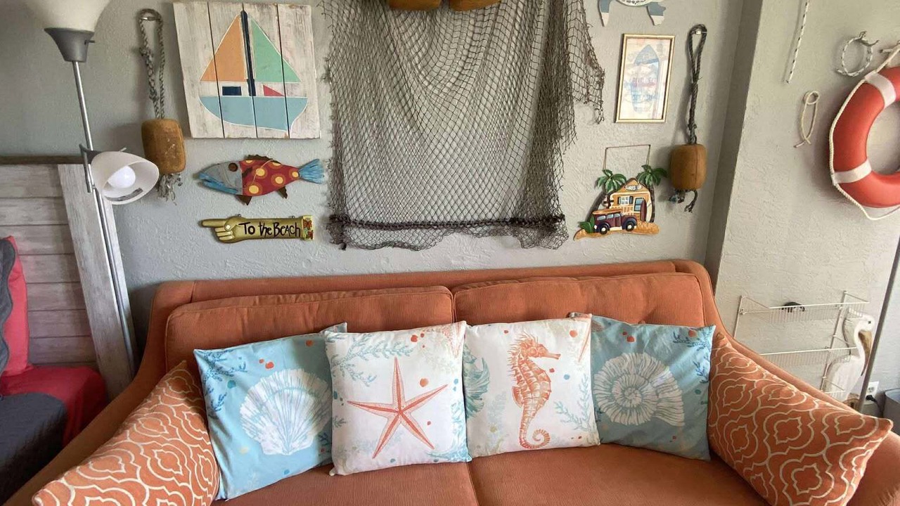 Photo of Livingroom in Bostwick Park