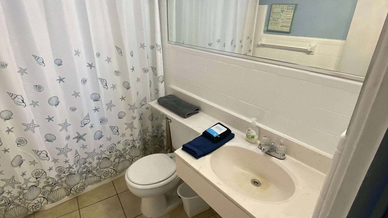 Photo of Bathroom in Bostwick Park