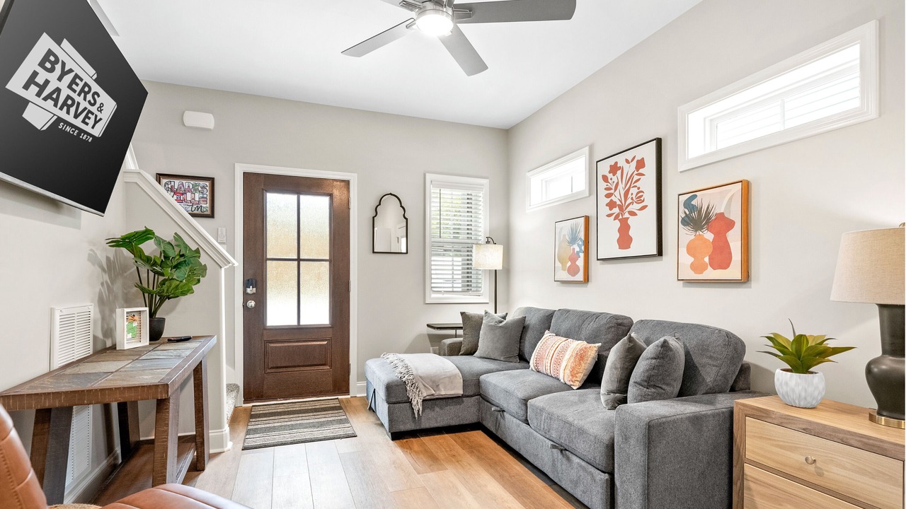 Photo of Livingroom in Clarksville