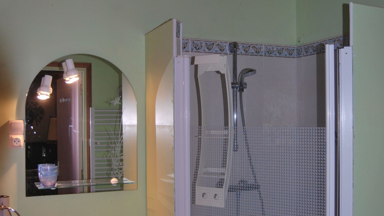 Photo of Bathroom in Lederzeele
