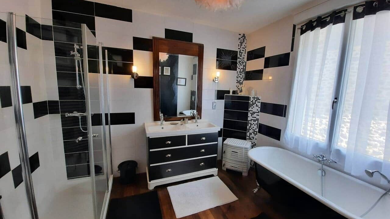 Photo of Bathroom in Saint-Pern