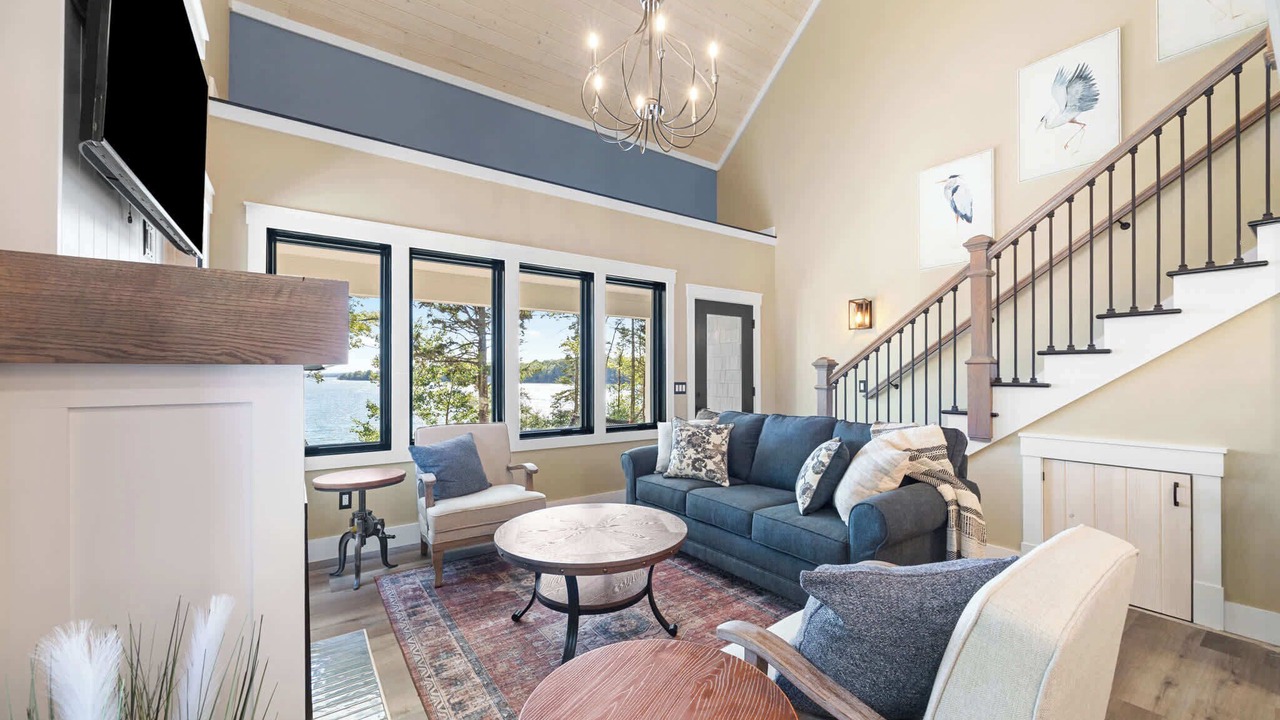 Photo of Livingroom in Lamoine