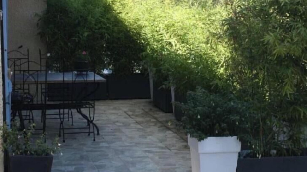 Photo of Outdoor in Laree