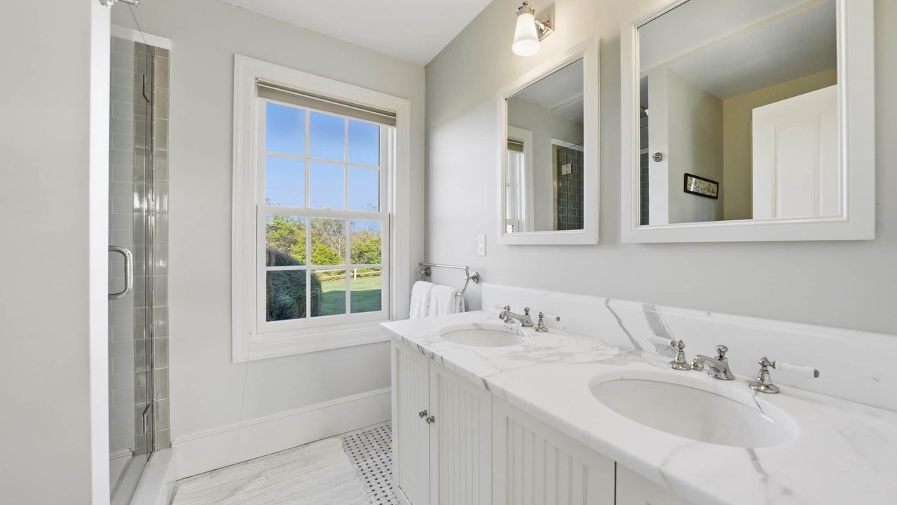 Photo of Others in Dionis