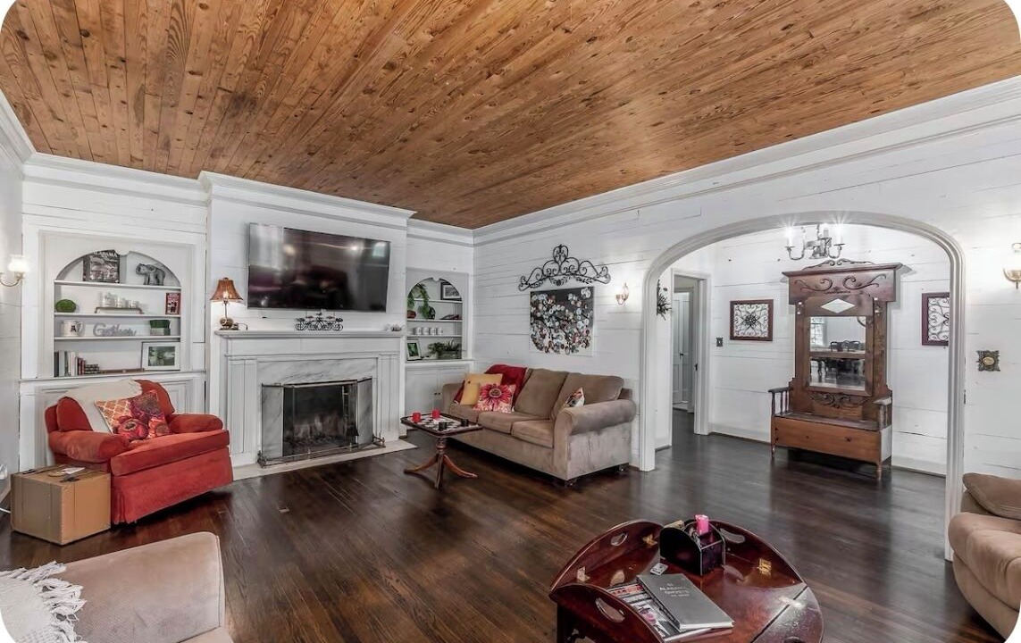 Photo of Livingroom in Northport